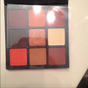 Huda beauty warm brown obsessions